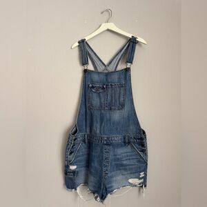 American Eagle shorts overalls